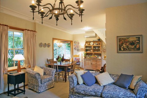 Southdown Cottage Bowral - Your Accommodation 3