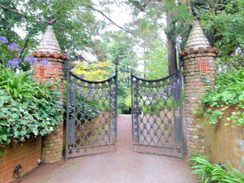 Southdown Cottage Bowral - Your Accommodation 8