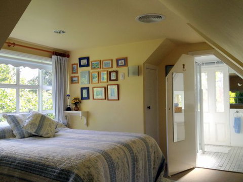 Southdown Cottage Bowral - Your Accommodation 9