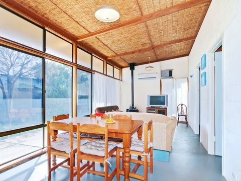 Century 21 SouthCoast: Serenity By The Sea - Your Accommodation 1