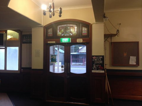 Cecil Hotel Zeehan - Your Accommodation 3