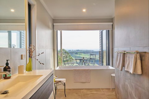 Halcyon Cottage Retreat - Self Contained Accommodation - Your Accommodation 6