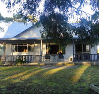 Arties Cottage Accommodation - Your Accommodation