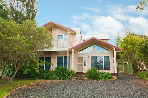 Fairlight House - Your Accommodation 0