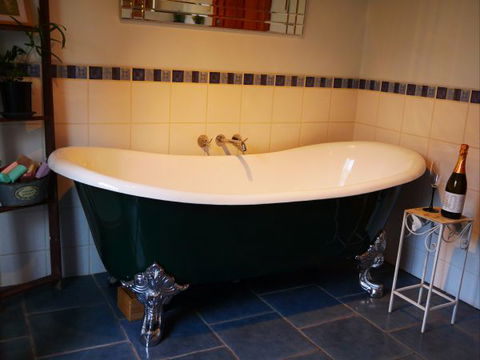 La Perrie Chalet Bed And Breakfast - Your Accommodation 3