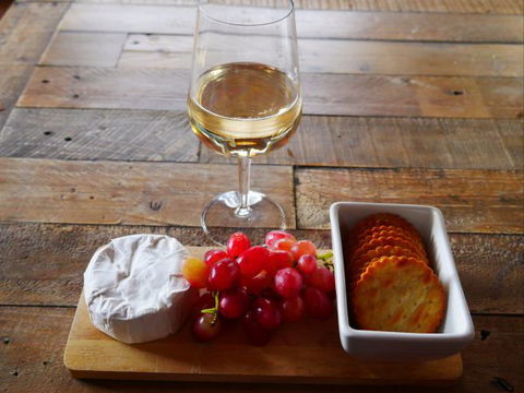 La Perrie Chalet Bed And Breakfast - Your Accommodation 4