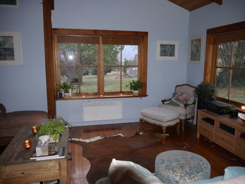 La Perrie Chalet Bed And Breakfast - Your Accommodation 5