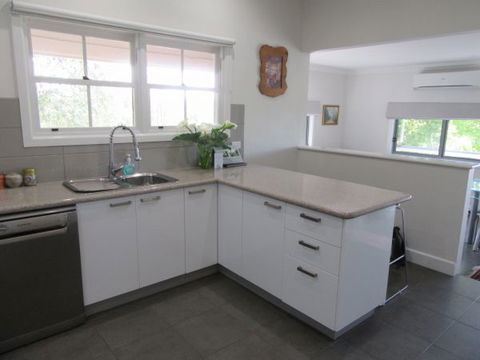 Valley View Cottage - Your Accommodation 1