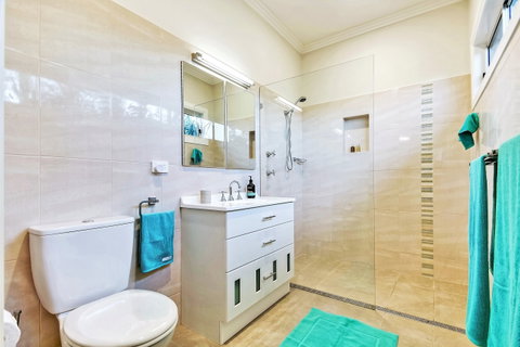 PJ's Hideaway - Your Accommodation 7