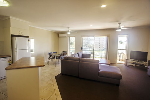 Town Beach Beachcomber Resort - Your Accommodation 2