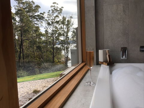 Fair Winds Tasmania - Your Accommodation 2