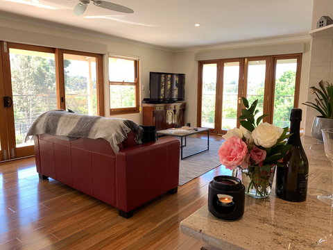 Hahndorf Luxury Lodge - Your Accommodation 0