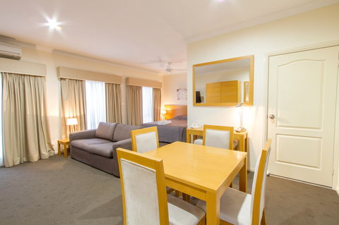 Harvest Lodge - Your Accommodation 8