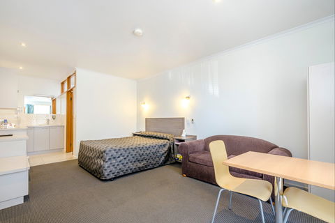 Werribee Motel & Apartments - Your Accommodation 1