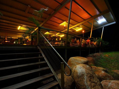 Emerald Springs - Your Accommodation 2