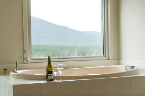 Macedon Ranges Hotel & Spa - Your Accommodation 1