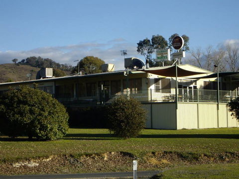 Talbingo Country Club - Your Accommodation 0