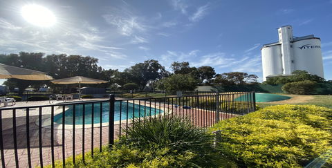 Elliston Caravan Park - Your Accommodation 0