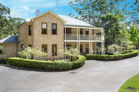 Le Chateau - Your Accommodation 1
