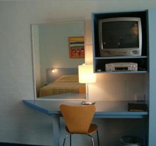 Blueys By The Beach Motel - Your Accommodation 4