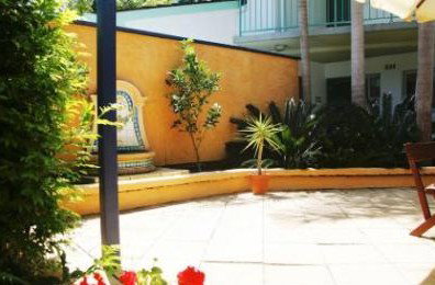 Blueys By The Beach Motel - Your Accommodation 5