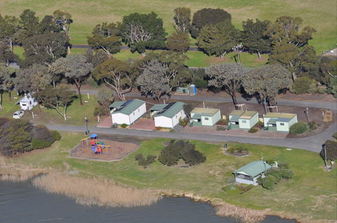 Lake Albert Caravan Park, Meningie SA - Your Accommodation 1