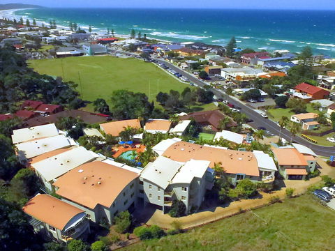 Lennox Beach Resort - Your Accommodation 2