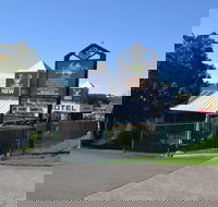 The Oaks Hotel Motel - Your Accommodation