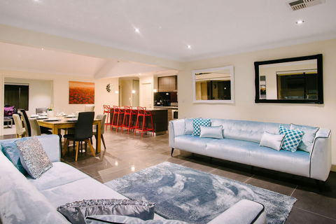 Fairways - Your Accommodation 1