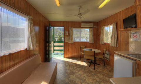 Talbingo Tourist Caravan Park - Your Accommodation 1