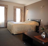 Seymours On Lydiard - Your Accommodation