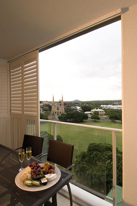 Oaks Aspire Apartments - Your Accommodation 4