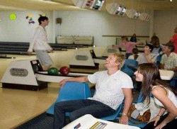 Rosebud Tenpin Bowl - Your Accommodation 3