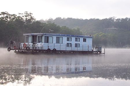 Clyde River Houseboats - Your Accommodation 1