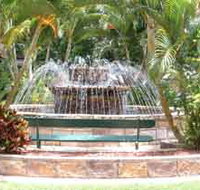 Bauer and Wiles Memorial Fountain - Your Accommodation