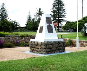 Dunwich War Memorial - Your Accommodation 0