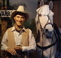 Big Golden Guitar Tourist Centre - Your Accommodation