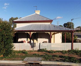 Former Customs Officers Residence - Your Accommodation 0
