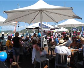 Live Entertainment At Magnetic Island - Your Accommodation 2
