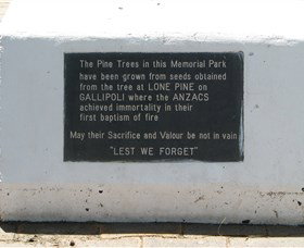 War Memorial And Heroes Avenue, Roma - Your Accommodation 1