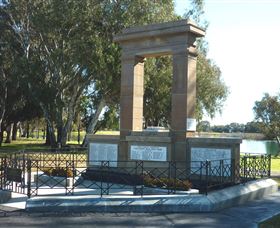 Memorial Park And Garden - Your Accommodation 0