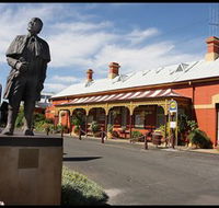 Forbes Railway Arts and Visitor Information Centre - Your Accommodation
