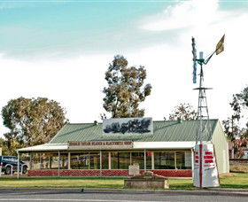 Headlie Taylor Header And Blacksmiths Shop - Your Accommodation 0