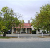 Round Hill Hotel - Your Accommodation