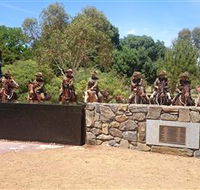Light Horse Memorial - Your Accommodation