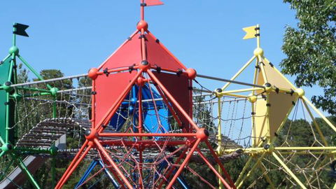 Fadden Pines Playground - Your Accommodation 3