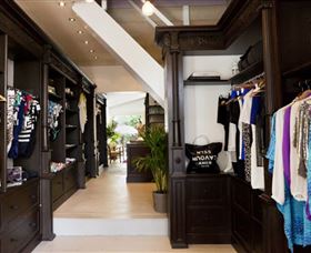 IV COLLECTIVE - Your Accommodation 0