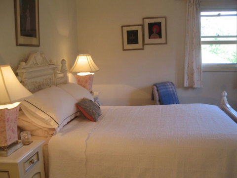 Trafalgar Bed And Breakfast And Annie's Cottage - Your Accommodation 0