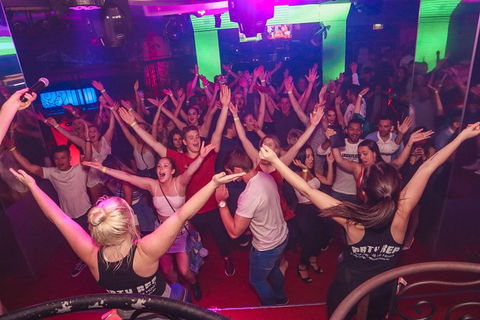 THE HANGOVER CRAWL - CLUB CRAWL SURFERS PARADISE - NIGHTLIFE - CLUBBING - Your Accommodation 1