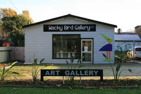 Wacky Bird Gallery - Your Accommodation 0
